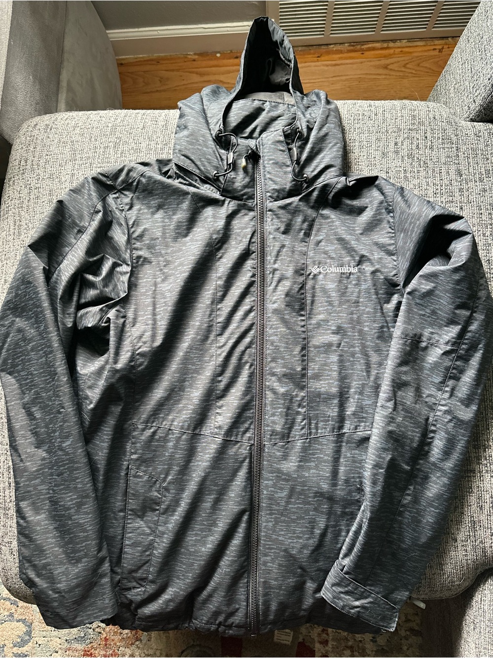 Columbia Woman’s Hooded Rain Jacket/Windbreaker - Charcoal Heather Gray